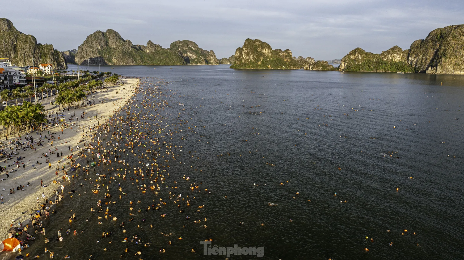 Nguy cơ mất an toàn ở bãi tắm Hạ Long- Ảnh 2.