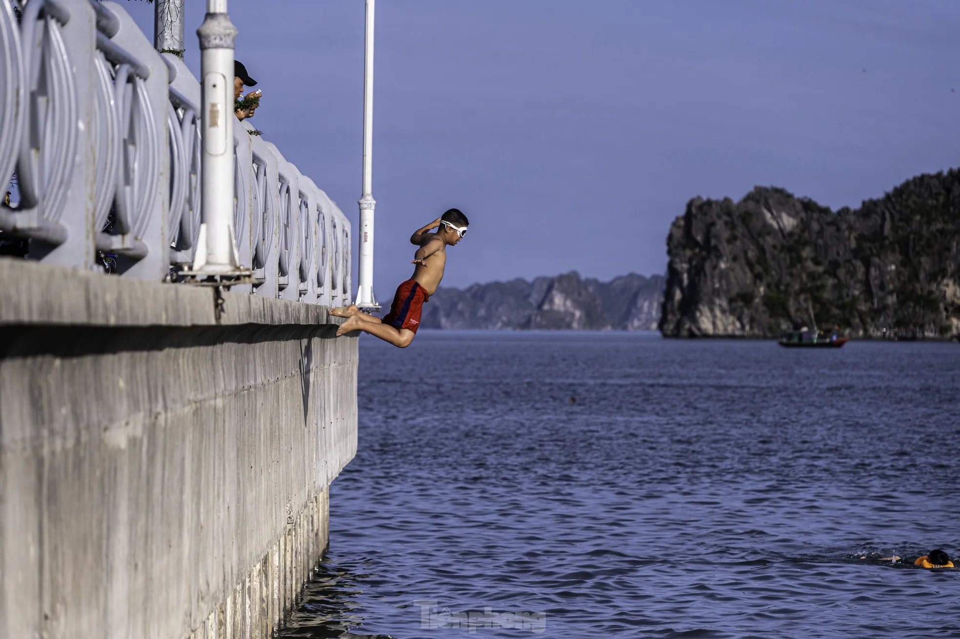 Nguy cơ mất an toàn ở bãi tắm Hạ Long- Ảnh 4.