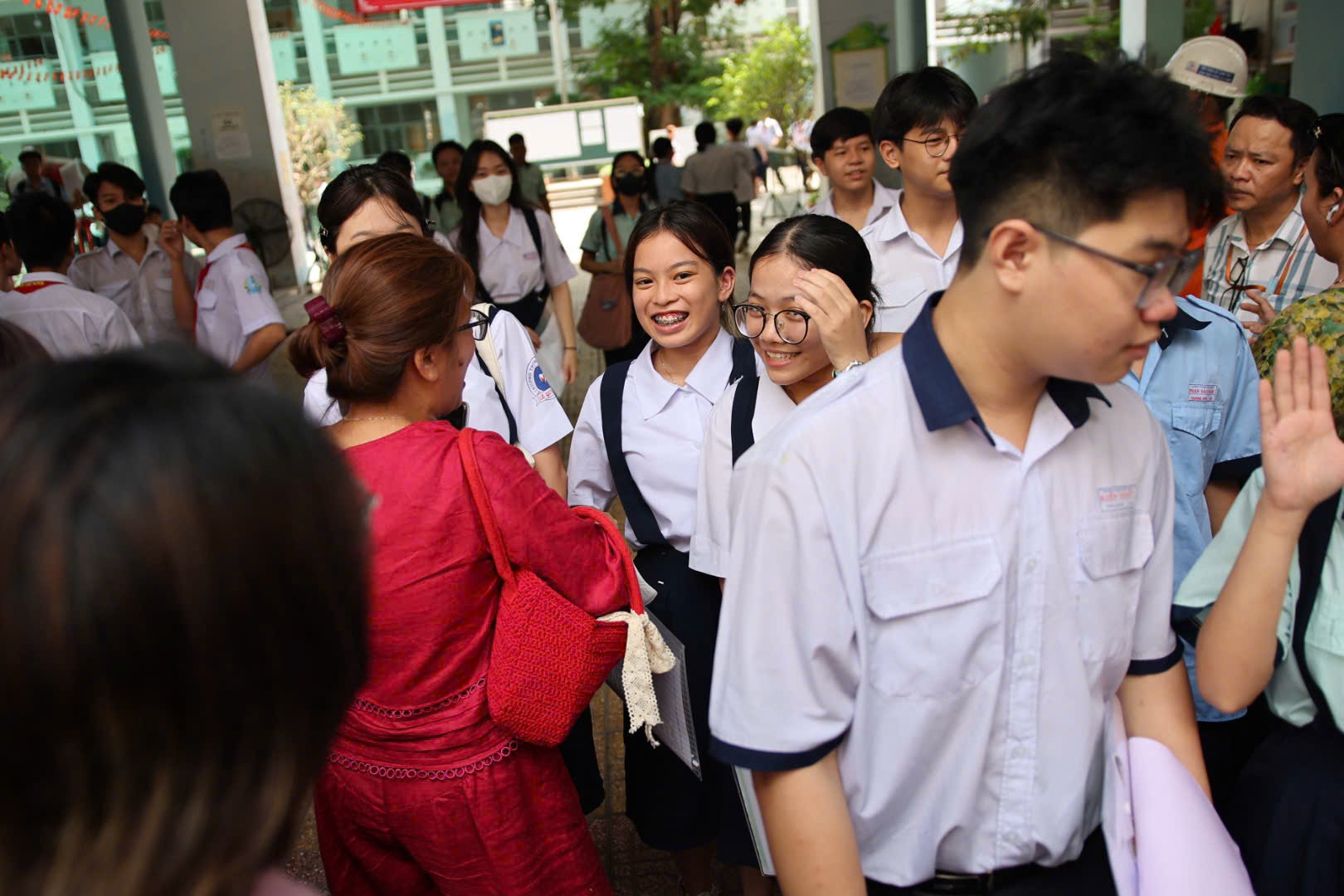 Ngày đầu thi lớp 10: Lập biên bản bất thường với 3 thí sinh- Ảnh 1.