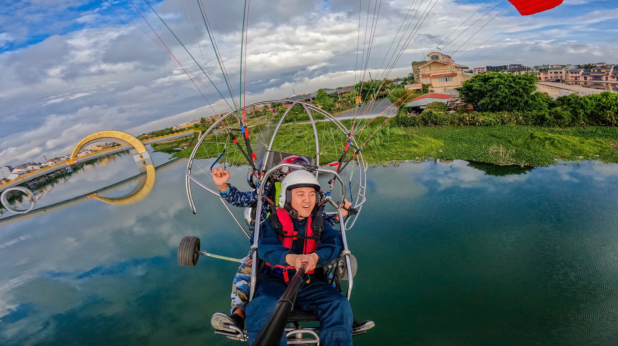 Hội An ra mắt tour dù lượn độc đáo và đại tiệc ánh sáng trên bầu trời- Ảnh 4.