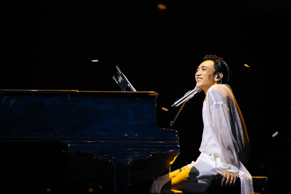 Mãi chưa hết luỵ SOOBIN LIVE CONCERT vì quá được “yêu chiều”, All-Rounder trong mọi khoảnh khắc- Ảnh 10. Mãi chưa hết luỵ SOOBIN LIVE CONCERT vì quá được “yêu chiều”, All-Rounder trong mọi khoảnh khắc- Ảnh 10.