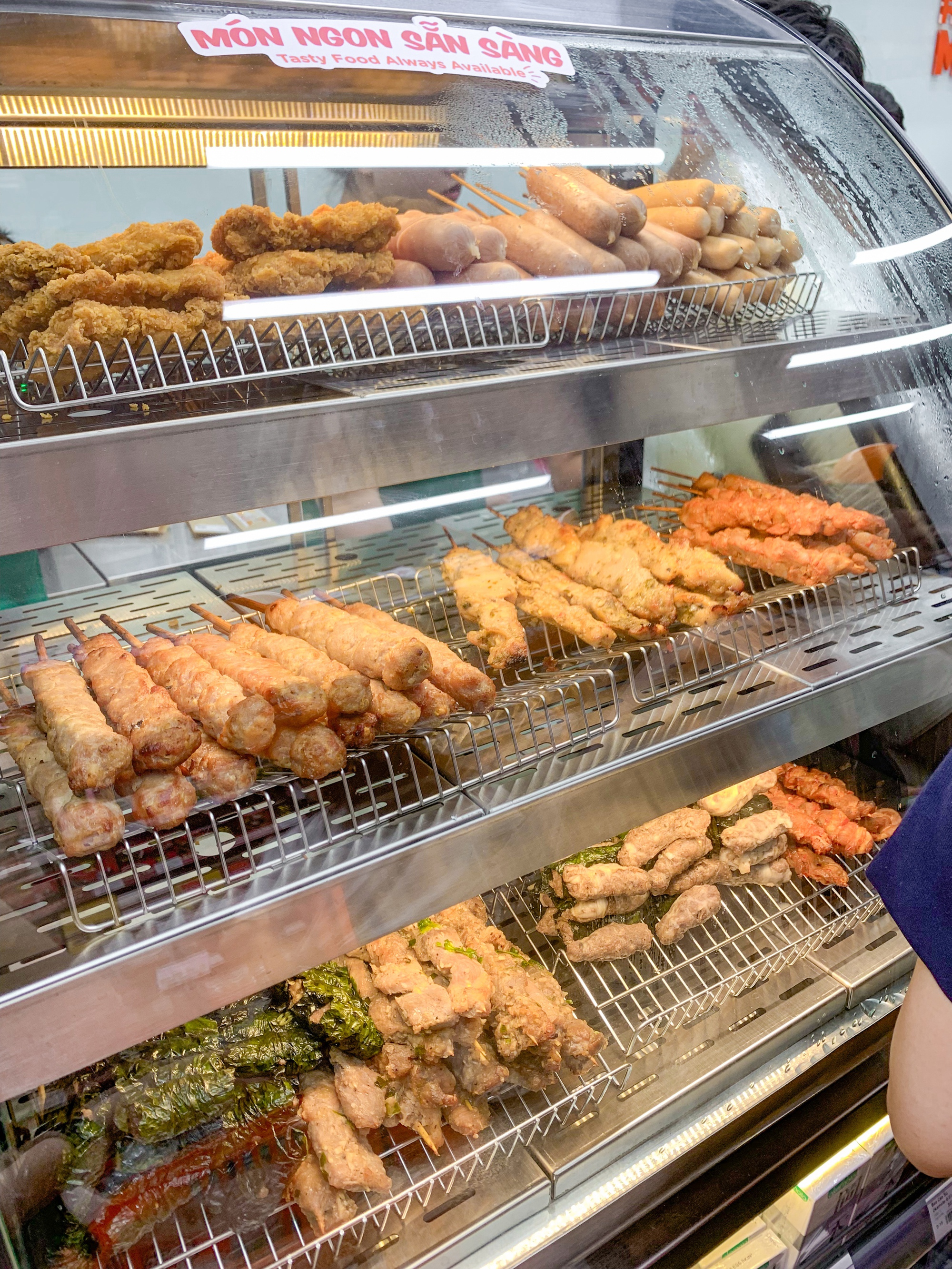 Cận cảnh cửa hàng 7-Eleven đầu tiên tại Hà Nội: Vừa mở đã đông nghịt khách nhưng liệu đã đủ để gây sốt?- Ảnh 14.