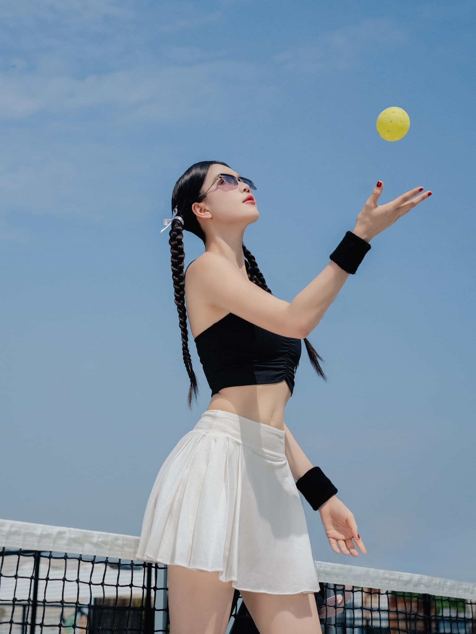 Ngọc Trinh chơi pickleball từ 6h sáng nhưng đánh bóng thì ít “đánh vào quảng cáo” thì nhiều- Ảnh 6.