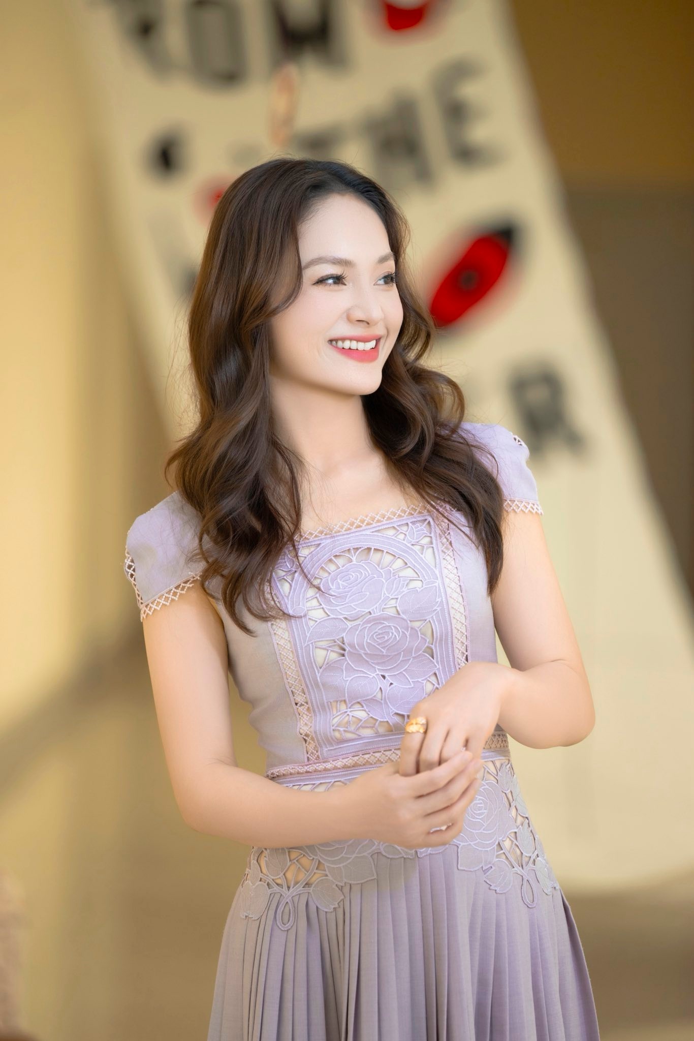 Nữ diễn viên Việt mất tích suốt 2 năm vì bị trầm cảm, sụt 24kg đến nỗi gầy trơ xương cổ- Ảnh 1.