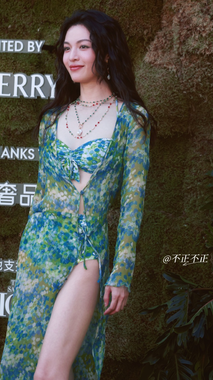 Đại hội mỹ nhân tại event Vogue: Chương Nhược Nam xinh nhưng sến, NingNing giật trọn spotlight- Ảnh 16.