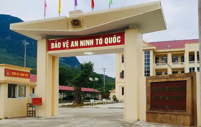 Nhận hối lộ một bộ bàn ghế, cựu trưởng công an huyện ở Thanh Hóa bị khởi tố- Ảnh 1.