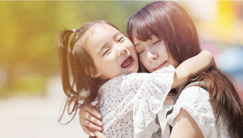Chỉ cần mẹ n&oacute;i 3 c&acirc;u n&agrave;y mỗi ng&agrave;y, con lớn l&ecirc;n tự tin, tr&agrave;n ngập y&ecirc;u thương- Ảnh 2.