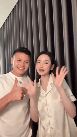 Động thái của Chu Thanh Huyền giữa lúc bị chỉ trích kém duyên vì nhảy lên bàn ăn chụp ảnh, Quang Hải liên quan gì?- Ảnh 2.