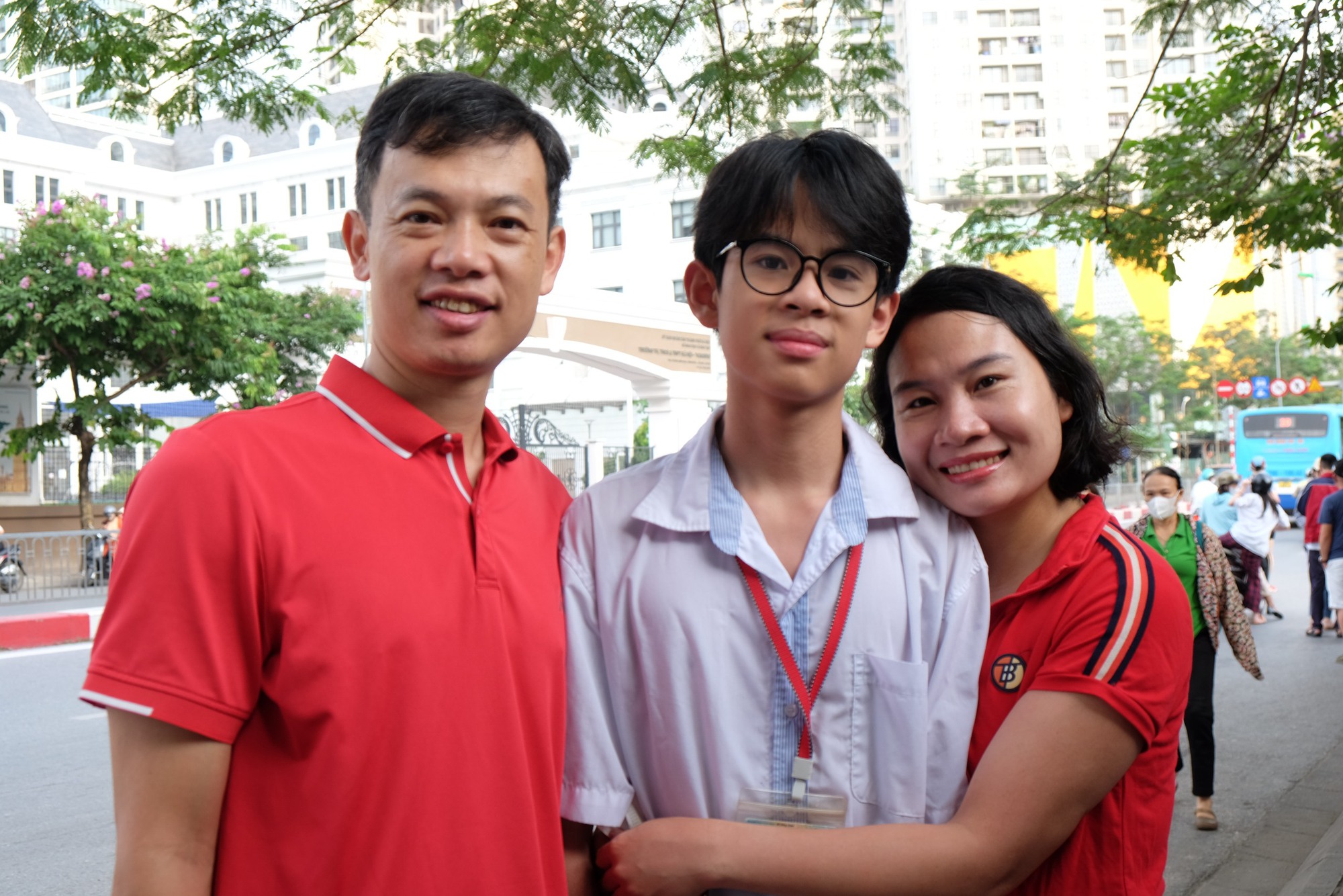 Phụ huynh Hà Nội trong kỳ thi căng thẳng bậc nhất: 