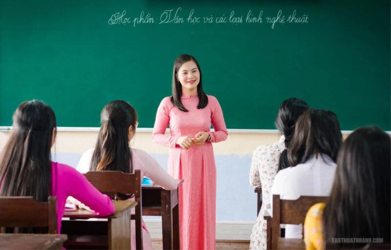 Thủ tướng ban hành Chỉ thị về tổ chức dạy học 2 buổi/ngày, tổ chức sinh hoạt hè- Ảnh 1.