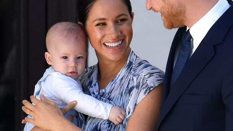 Không phải mọi bé trai hoàng gia đều là hoàng tử, đến cả Meghan cũng từng 