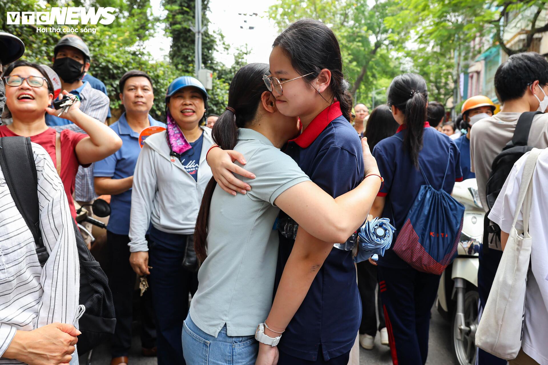 "Trúng tủ đề", thí sinh viết liền 8 trang giấy, nắm chắc 8 điểm trong tay- Ảnh 18.