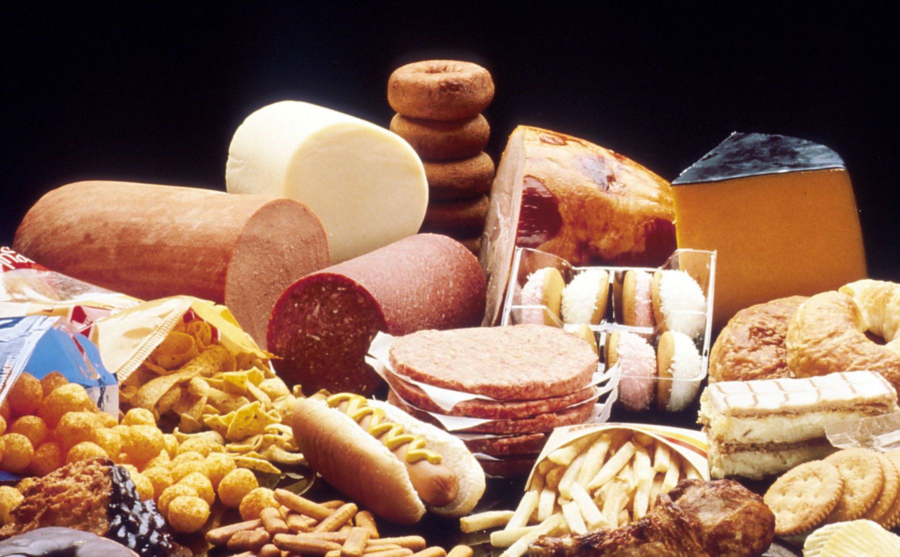 Người phụ nữ 54 tuổi tử vong vì mỡ máu cao: Bác sĩ chỉ mặt 4 
