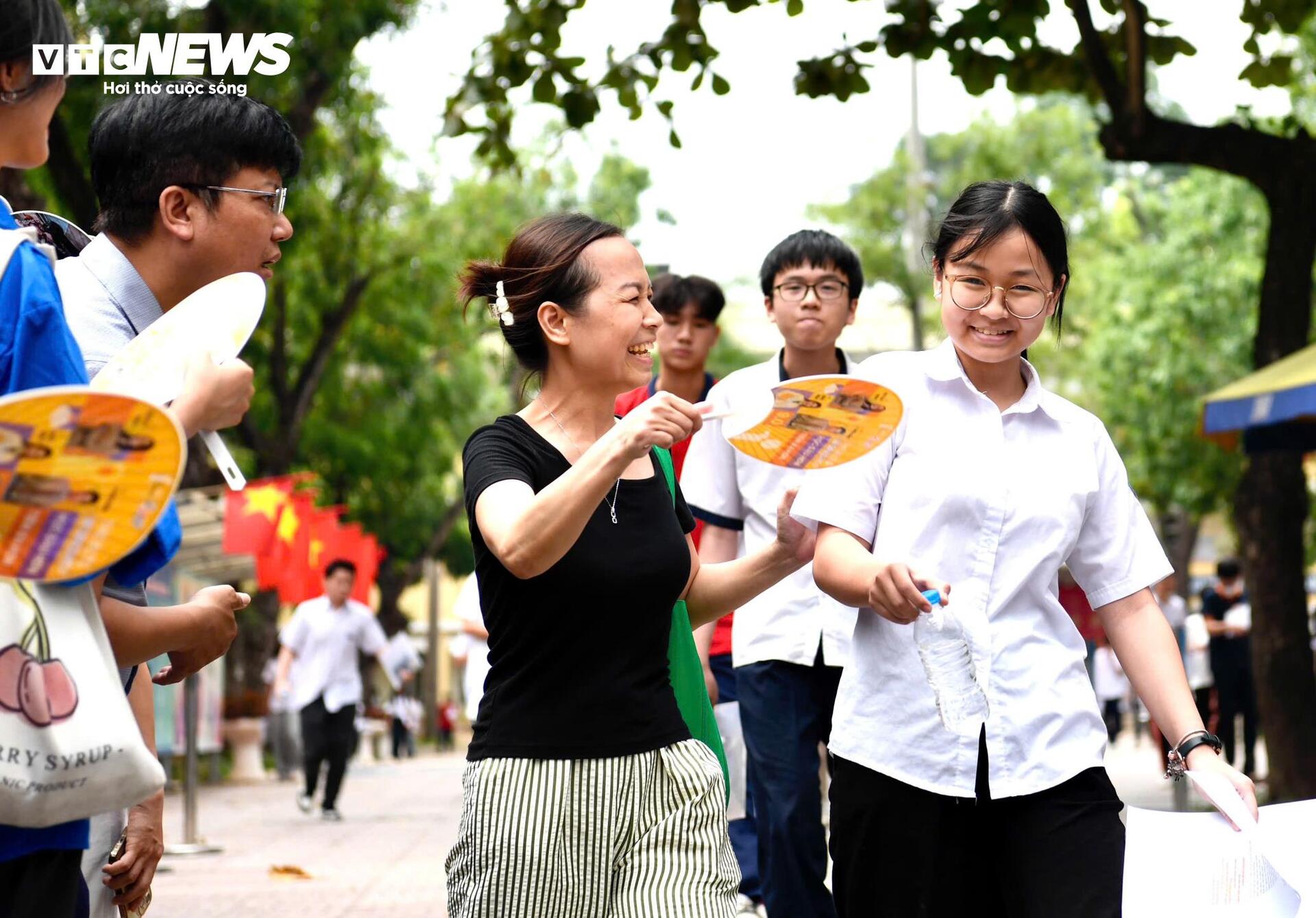 "Trúng tủ đề", thí sinh viết liền 8 trang giấy, nắm chắc 8 điểm trong tay- Ảnh 17.