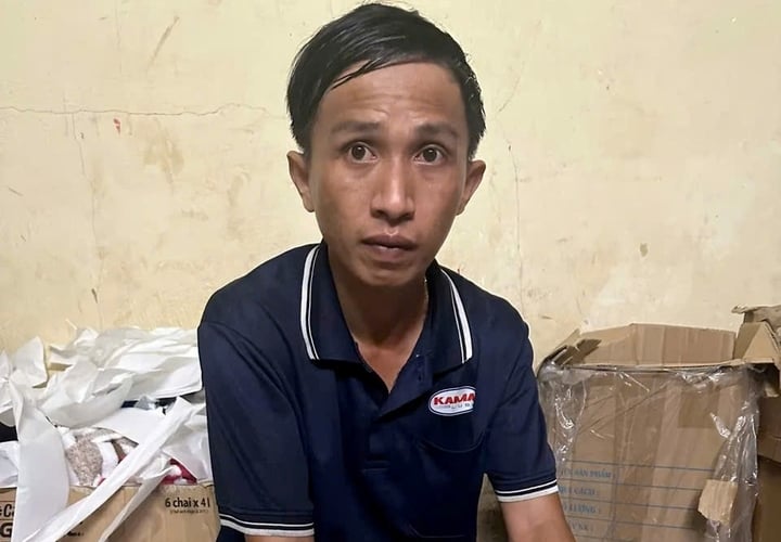 Phá đường dây sản xuất nhớt giả, thu lợi bất chính hàng chục tỷ đồng ở TP.HCM- Ảnh 1.
