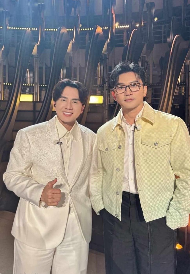 Đan Trường nói 1 câu khiến Tô Hữu Bằng “điếng người”, song ca Biệt Khúc Chờ Nhau mang cả bầu trời tuổi thơ ùa về!- Ảnh 6.