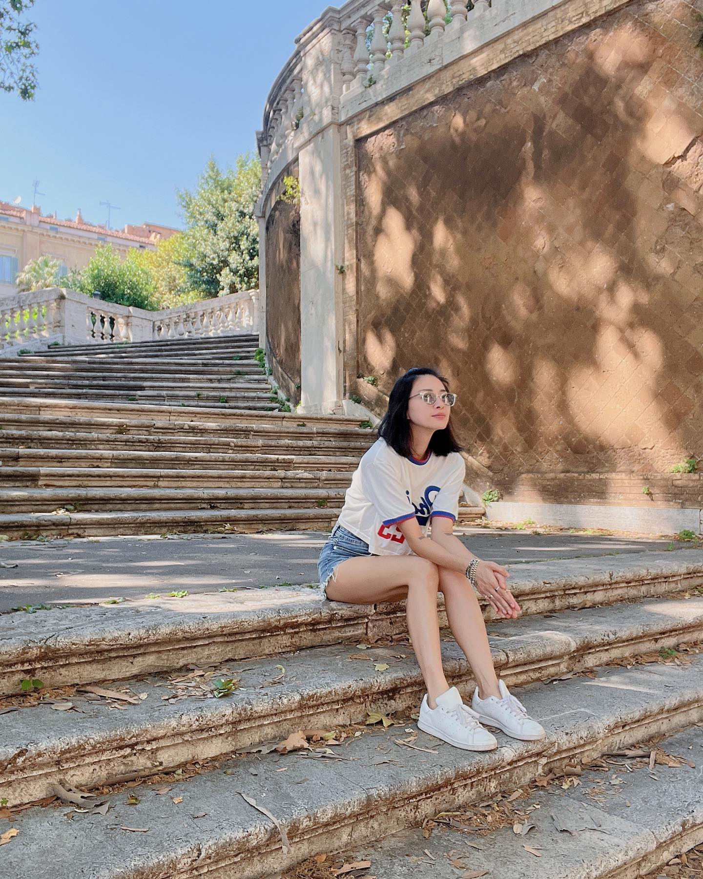 Ngô Thanh Vân mê giày bệt hơn hẳn giày cao gót, thường xuyên diện 3 kiểu giúp phong cách luôn trẻ trung- Ảnh 7.