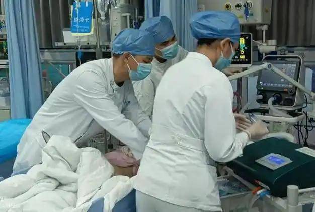 Người đàn ông 52 tuổi qua đời vì đường huyết quá cao, cảnh báo 5 thực phẩm Người đàn ông 52 tuổi qua đời vì đường huyết quá cao, cảnh báo 5 thực phẩm