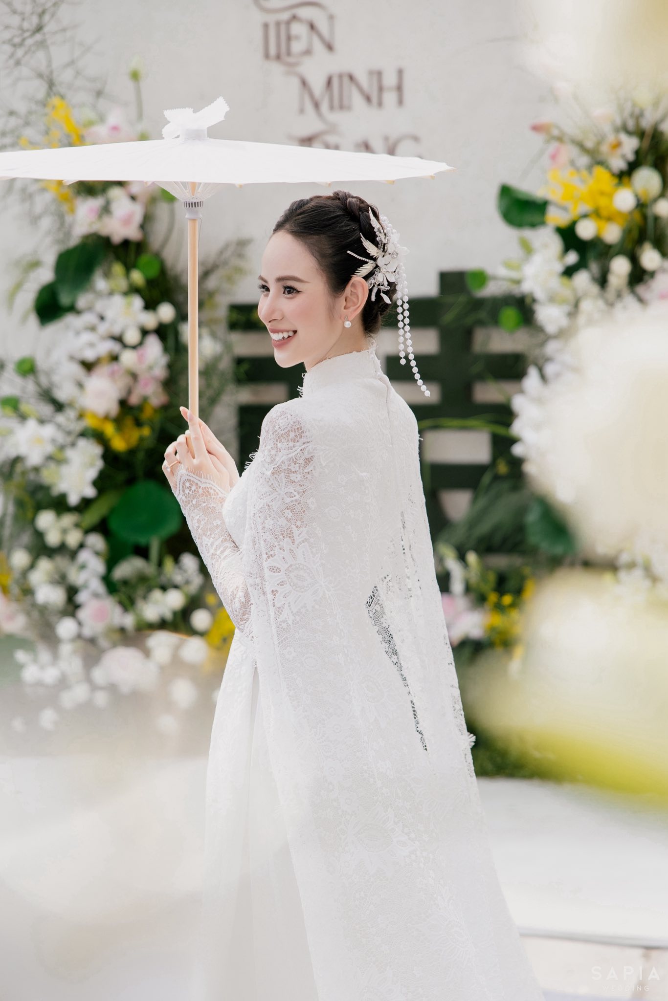 Hương Liên công khai chức vụ của chồng, bố mẹ chồng: Dâu hào môn này "khét"- Ảnh 1.