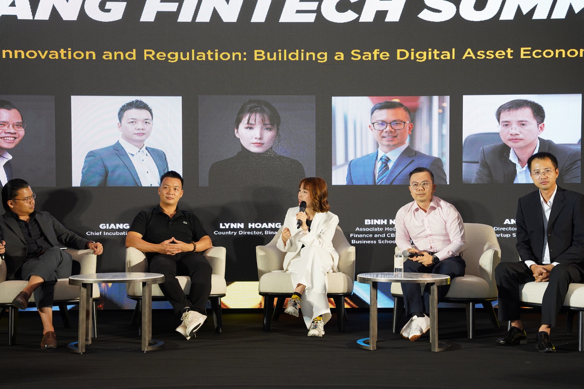 Các chuyên gia thảo luận sôi nổi về tài sản số, blockchain tại Đà Nẵng- Ảnh 3. Các chuyên gia thảo luận sôi nổi về tài sản số, blockchain tại Đà Nẵng- Ảnh 3.