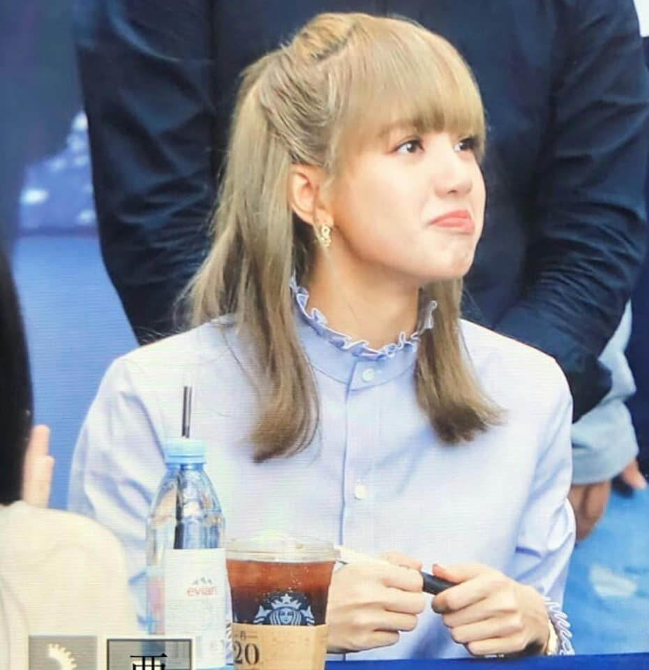 Cả nghìn người thắc mắc: Idol Hàn cắm ống hút vào chai nước thế nào, đáp án hóa ra chỉ vài chục nghìn- Ảnh 7.