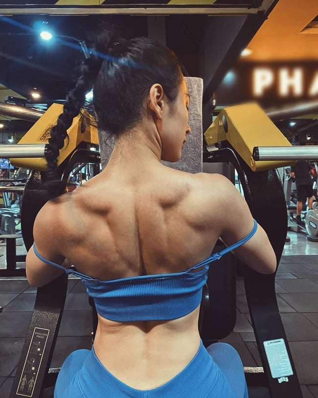 Angela Phương Trinh dẫn đầu loạt mỹ nhân Việt có body cơ bắp, một 