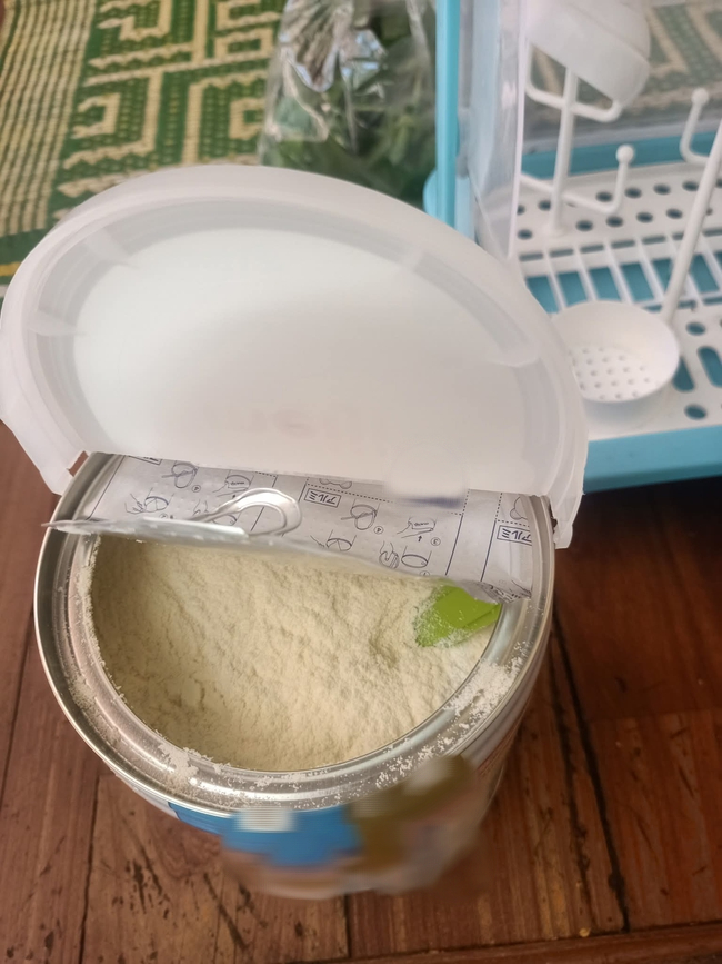 Mẹ bỉm chia sẻ sai lầm nghiêm trọng khi mua sữa cho con của mình: Mua thanh lý sữa đã khui để rồi nhận về cái kết đắng và bài học nhớ đến già!- Ảnh 4.