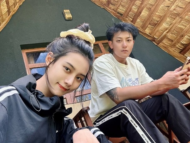 "Nàng thơ gen Z" ôm mặt khóc nghẹn, "chủ tịch showbiz" hối hận tự tát mặt mình, chuyện gì đây?- Ảnh 5.