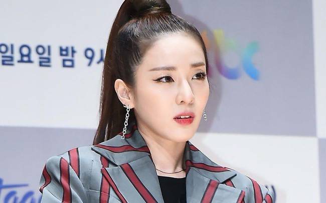 Dara (2NE1) gây sốt với vóc dáng "gầy như que củi" nhưng nhan sắc "nữ thần" ở tuổi 40: Bí quyết đơn giản chỉ ở 2 từ- Ảnh 9.