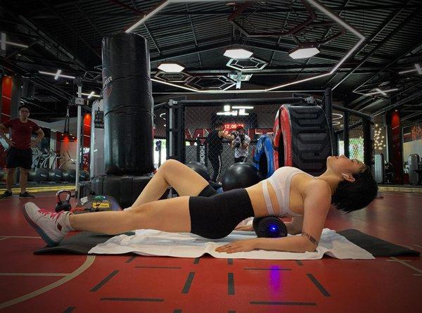 Angela Phương Trinh dẫn đầu loạt mỹ nhân Việt có body cơ bắp, một 