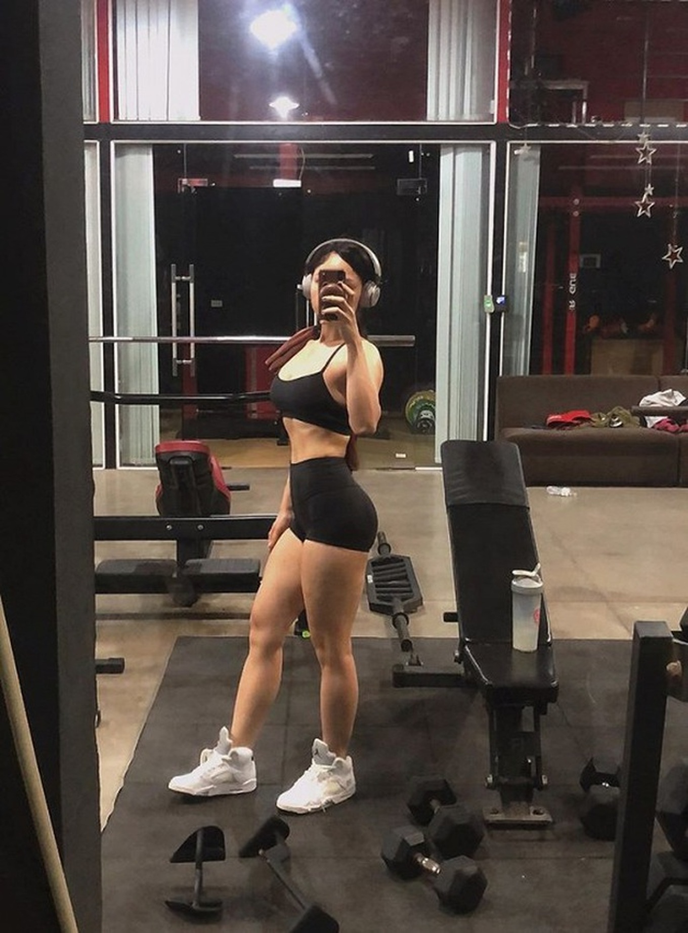 Angela Phương Trinh dẫn đầu loạt mỹ nhân Việt có body cơ bắp, một 