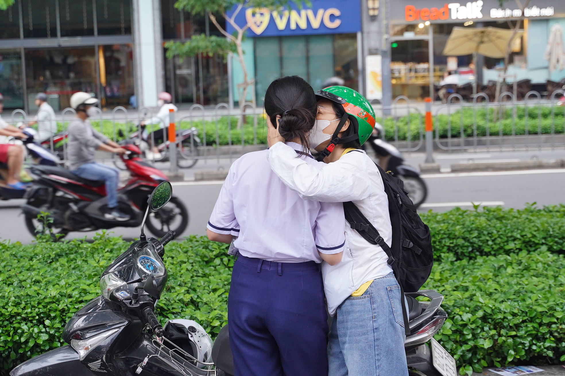 Thi xong rồi, thở phào một cái thôi: Dù làm bài tốt hay không, vẫn còn cả một đời để đi tiếp- Ảnh 4.