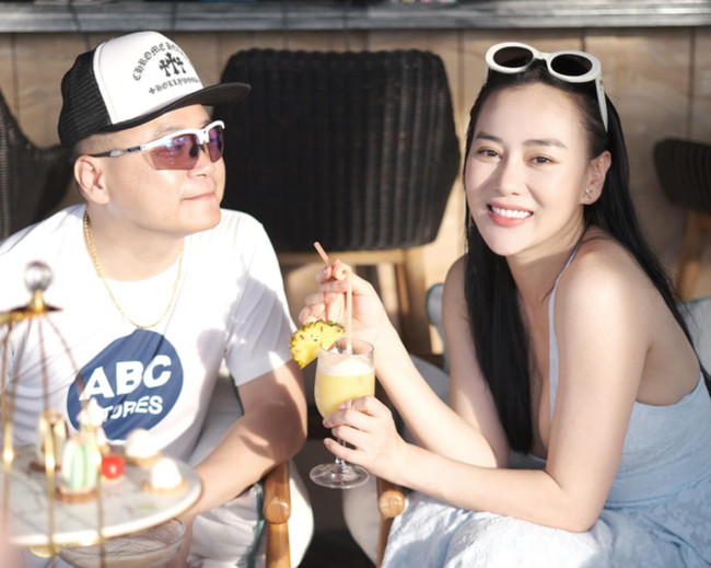Nhìn lại khoảnh khắc này của gia đình Phương Oanh - Shark Bình, kể cả ai 