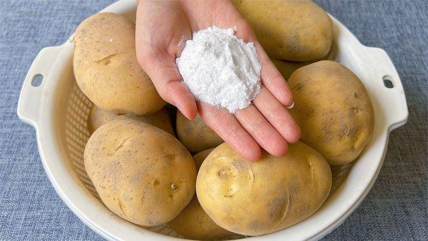 Rắc một nắm bột trắng lên khoai tây, để cả tháng cũng không thối hay mọc mầm!- Ảnh 3.