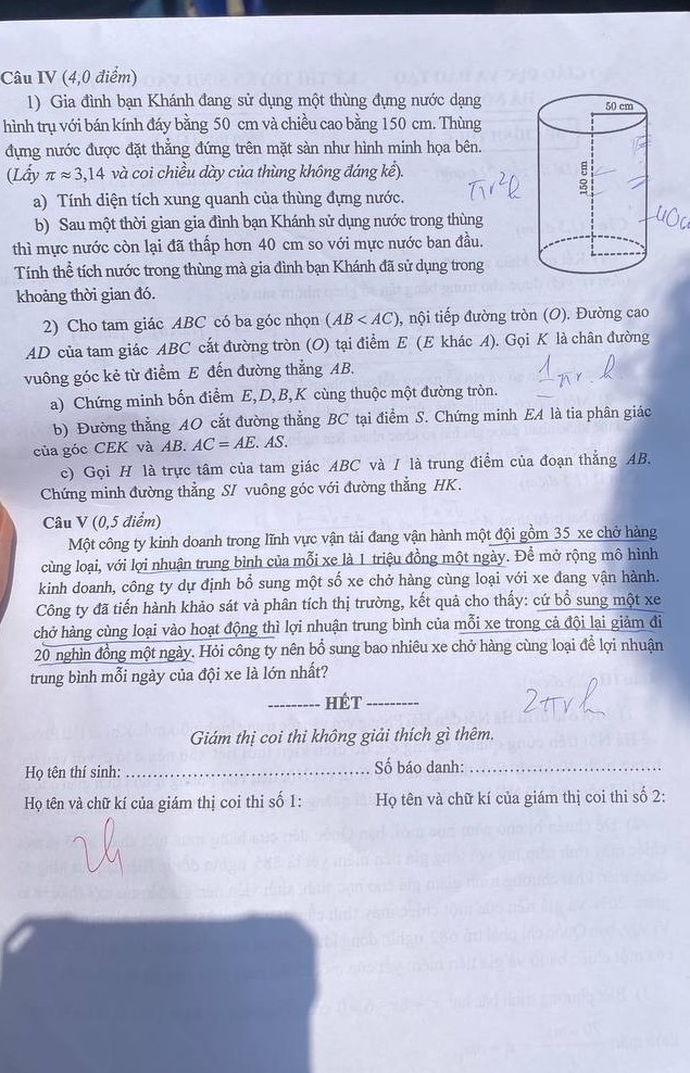 Hết giờ làm bài môn Toán, kỳ thi vào lớp 10 chính thức kết thúc: Về nhà thôi!- Ảnh 7.
