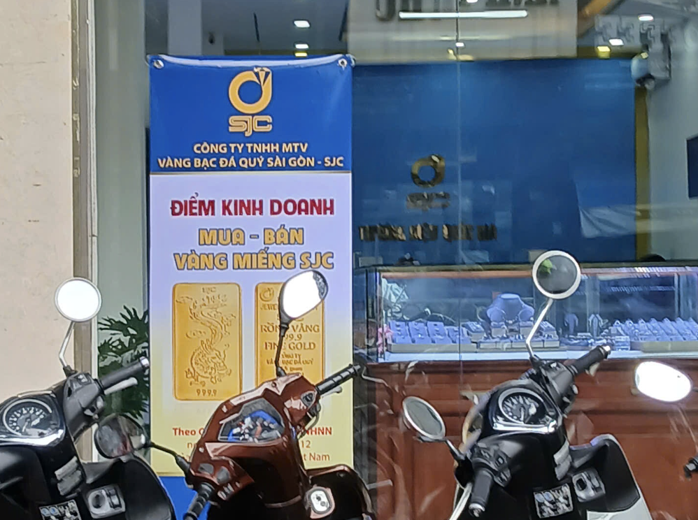 Giá vàng chiều 8-6 “ổn định”, ngân hàng đồng loạt cảnh báo thủ đoạn lừa đảo tinh vi- Ảnh 2.