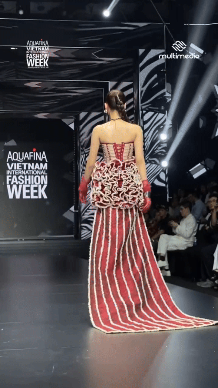 Chủ đề ngày 3 Vietnam International Fashion Week là té ngã hay sao?- Ảnh 7.