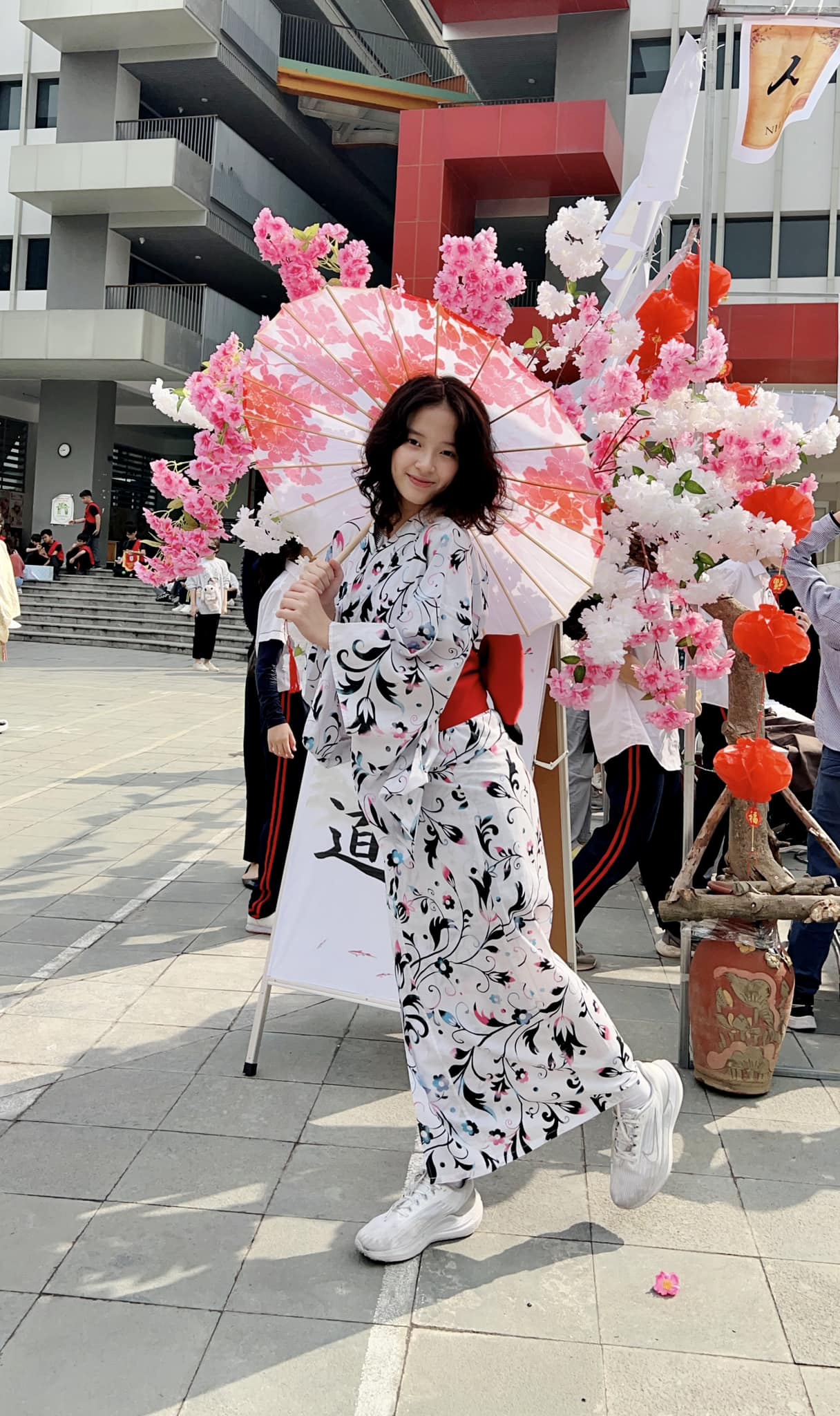 Những 