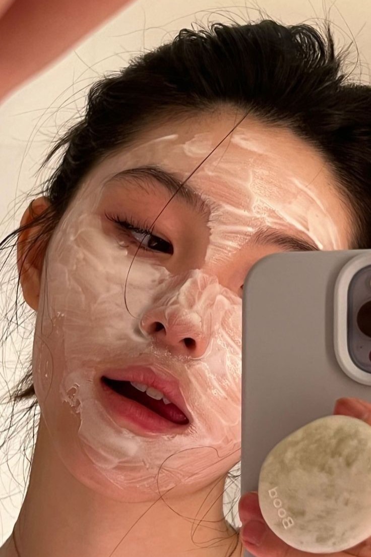 Mỗi tuần "thưởng" da bằng thứ này 1 lần, mặt sẽ mướt mịn như sương sớm mà chẳng cần skincare cầu kỳ- Ảnh 1. Mỗi tuần "thưởng" da bằng thứ này 1 lần, mặt sẽ mướt mịn như sương sớm mà chẳng cần skincare cầu kỳ- Ảnh 1.