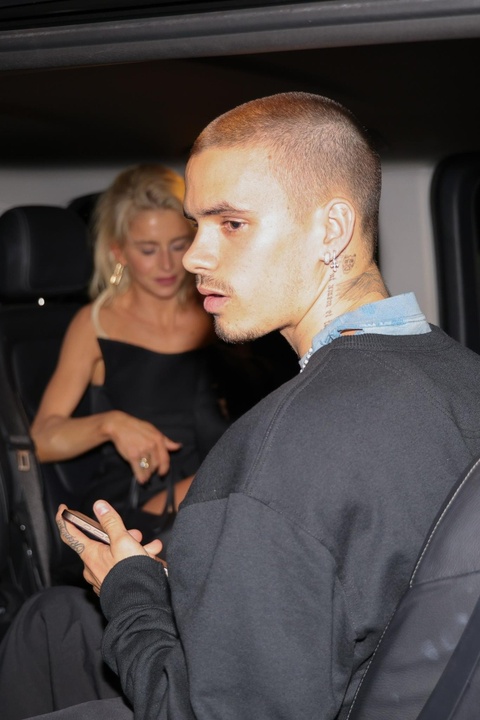 Romeo Beckham nghi qua đêm bên người mẫu hơn 7 tuổi chỉ sau 2 ngày công khai 