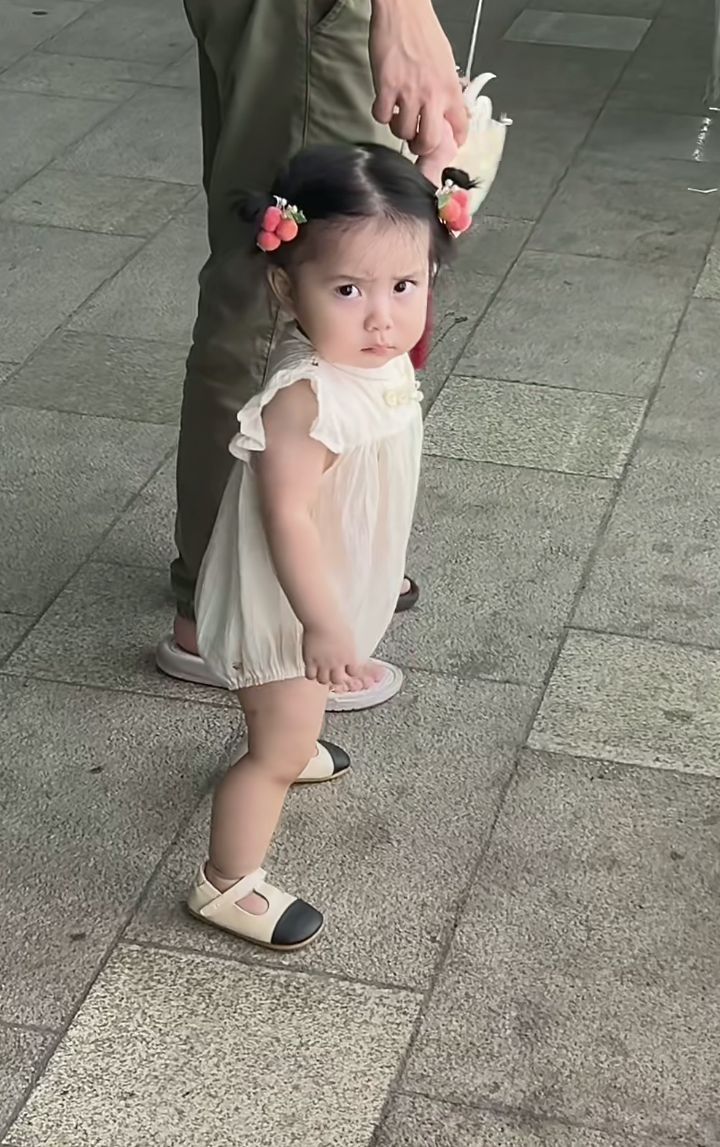 Bỗng 1 ng&agrave;y, em b&eacute; ngoan xinh y&ecirc;u của bố mẹ n&oacute;i KH&Ocirc;NG với cả thế giới: Đừng lo lắng, đ&acirc;y l&agrave; dấu hiệu TỐT!- Ảnh 2.