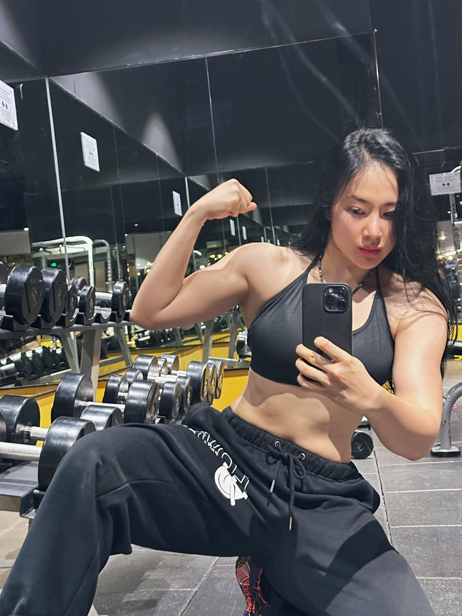 Lộ cảnh tập luyện giúp Angela Phương Trinh thành cô gái lực điền cơ bắp gây xôn xao cõi mạng- Ảnh 3.