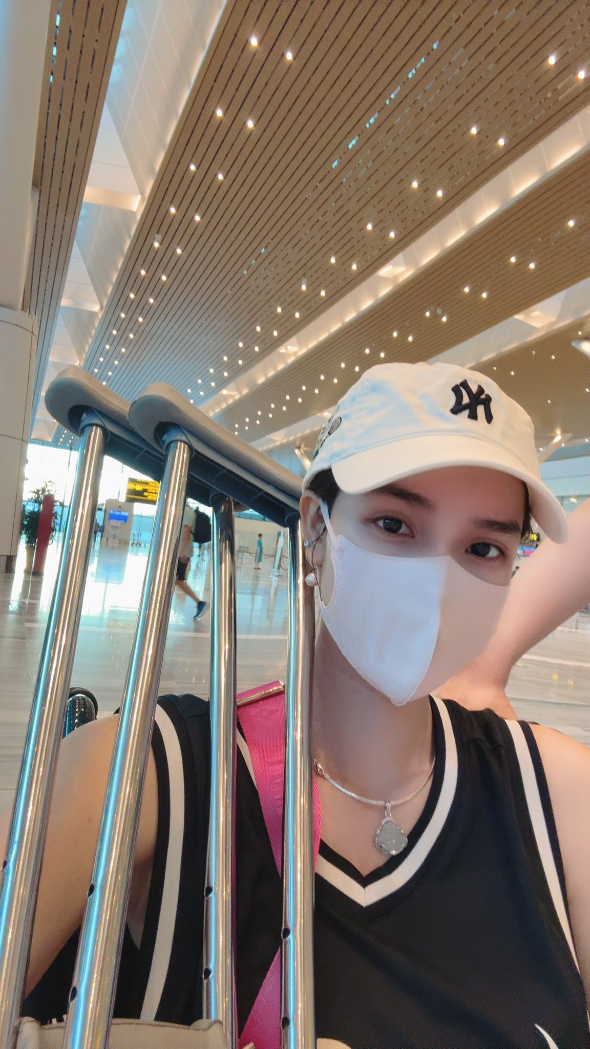 Tình cảnh đáng thương của Kỳ Hân sau vụ gãy chân trên sân pickleball, vẫn chưa thể đi lại bình thường- Ảnh 1.