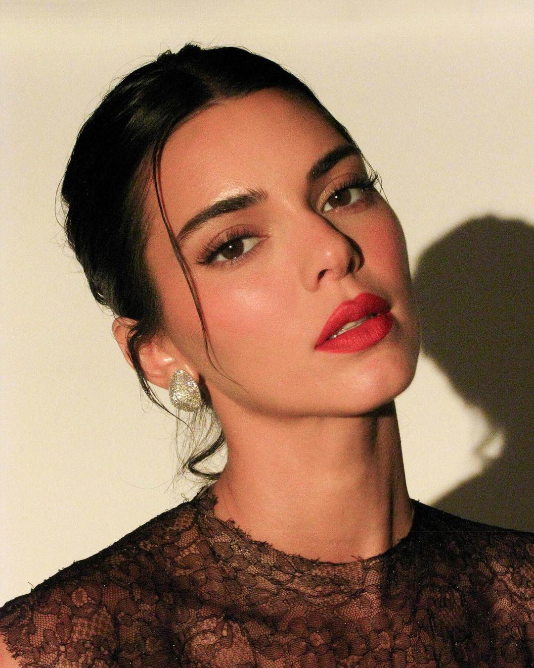 Bữa sáng chống già của Kendall Jenner: Chỉ chứa khoảng 200 calo nhưng cực kỳ đủ chất vừa bơm collagen vừa no lâu, gọn dáng!- Ảnh 4.