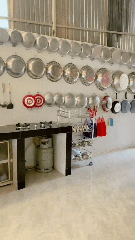Ghé bếp miền Tây sạch đến ngỡ ngàng: Dù nấu củi vẫn gọn tinh tươm, không một vết bẩn, hút hàng triệu lượt xem- Ảnh 11.