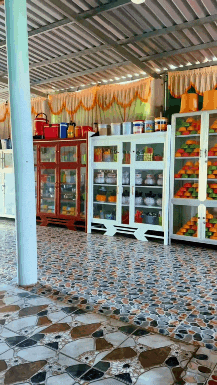 Ghé bếp miền Tây sạch đến ngỡ ngàng: Dù nấu củi vẫn gọn tinh tươm, không một vết bẩn, hút hàng triệu lượt xem- Ảnh 3.