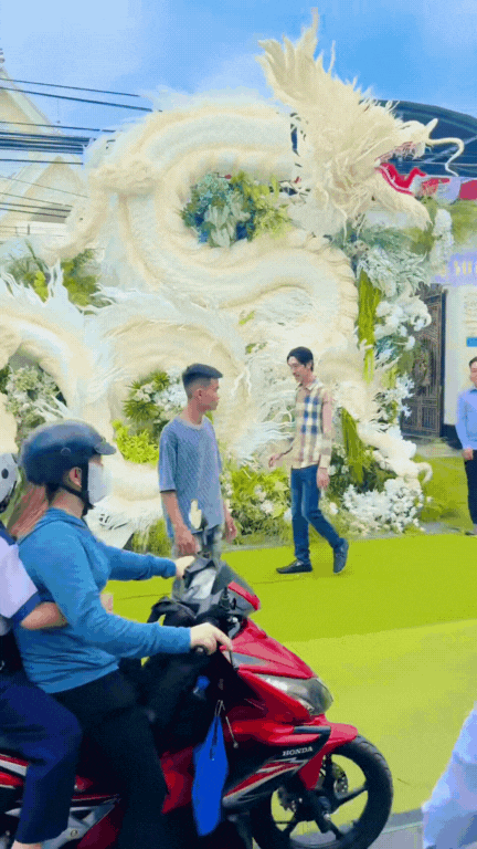 Độc lạ cổng cưới “hàng khủng” ở miền Tây gây sốt MXH: Nhìn tưởng tốn hàng trăm triệu, hóa ra cực rẻ- Ảnh 5.