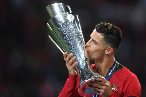 Ronaldo khóc nức nở khi vô địch ở tuổi 40: Huyền thoại vừa viết xong chương sử vĩ đại nhất đời mình!- Ảnh 10.