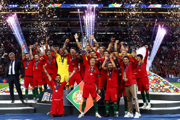 Ronaldo khóc nức nở khi vô địch ở tuổi 40: Huyền thoại vừa viết xong chương sử vĩ đại nhất đời mình!- Ảnh 11.
