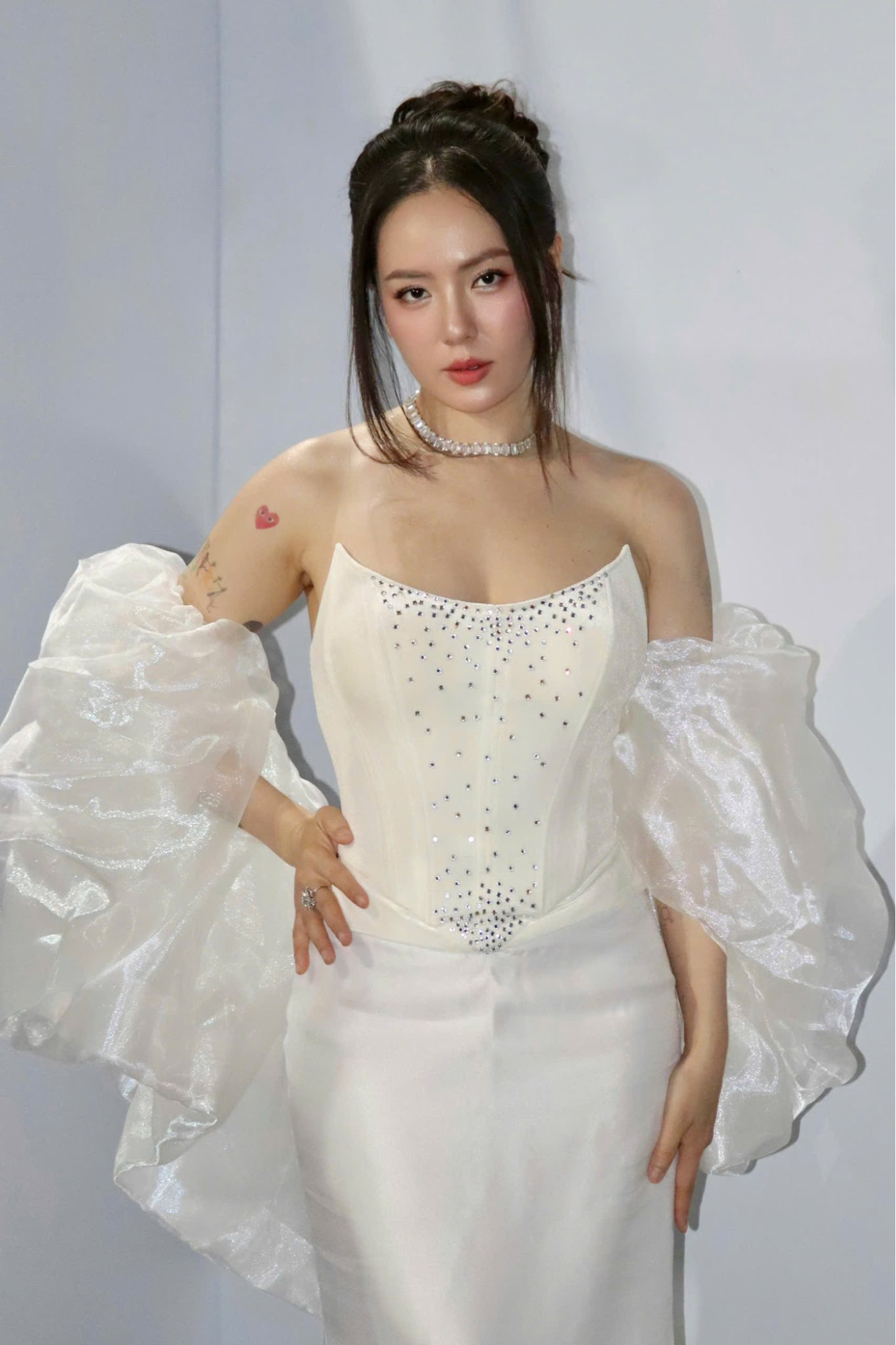 Nữ ca sĩ 2 lần từ chối show Chị Đẹp, nói thẳng 1 Em Xinh: “Ba mấy tuổi đầu còn đi thi”- Ảnh 5. Nữ ca sĩ 2 lần từ chối show Chị Đẹp, nói thẳng 1 Em Xinh: “Ba mấy tuổi đầu còn đi thi”- Ảnh 5.